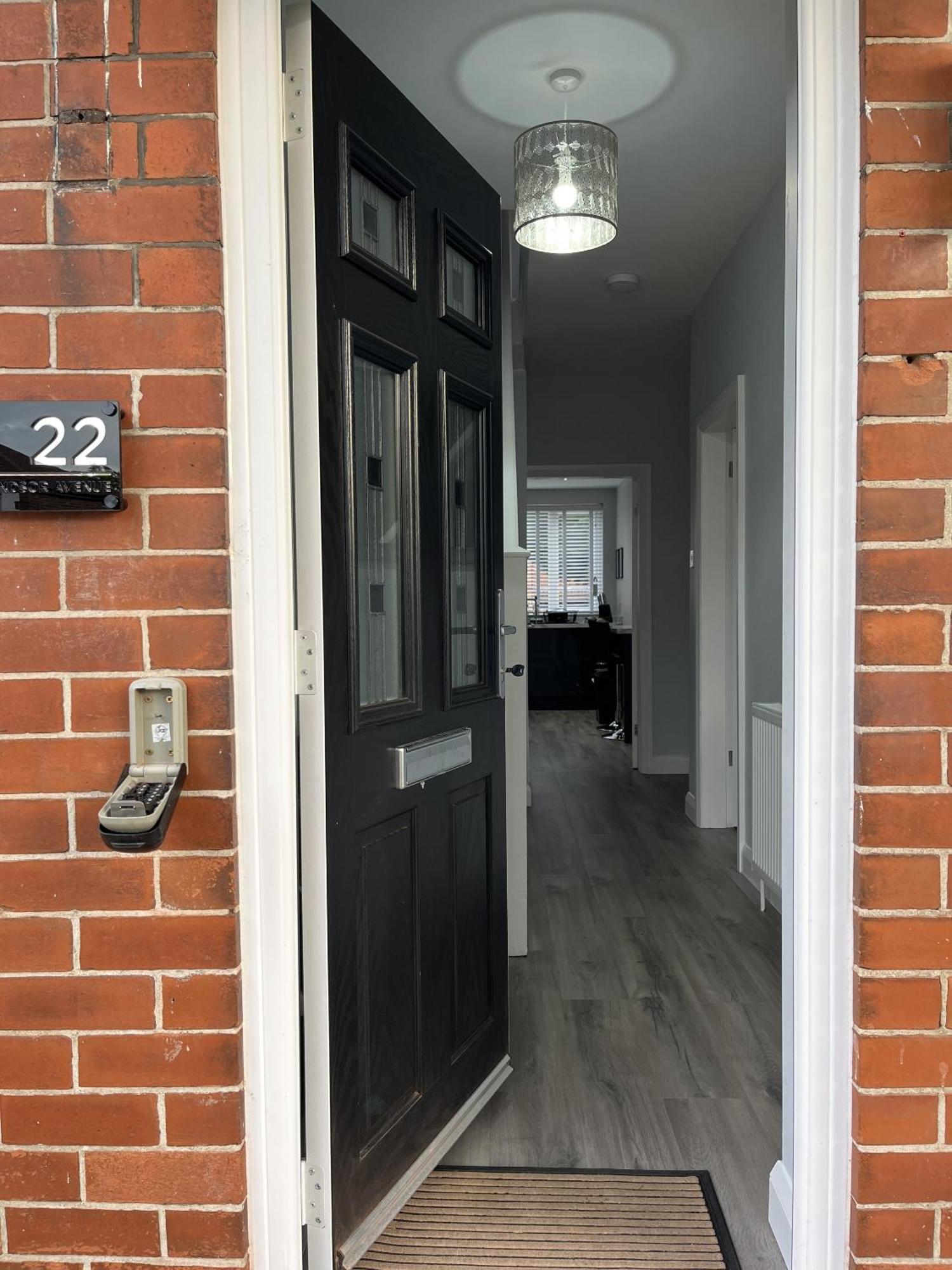 Modern 3-Bed Stay-Away-Home Sleeps 6 Nr Manchester Exterior photo