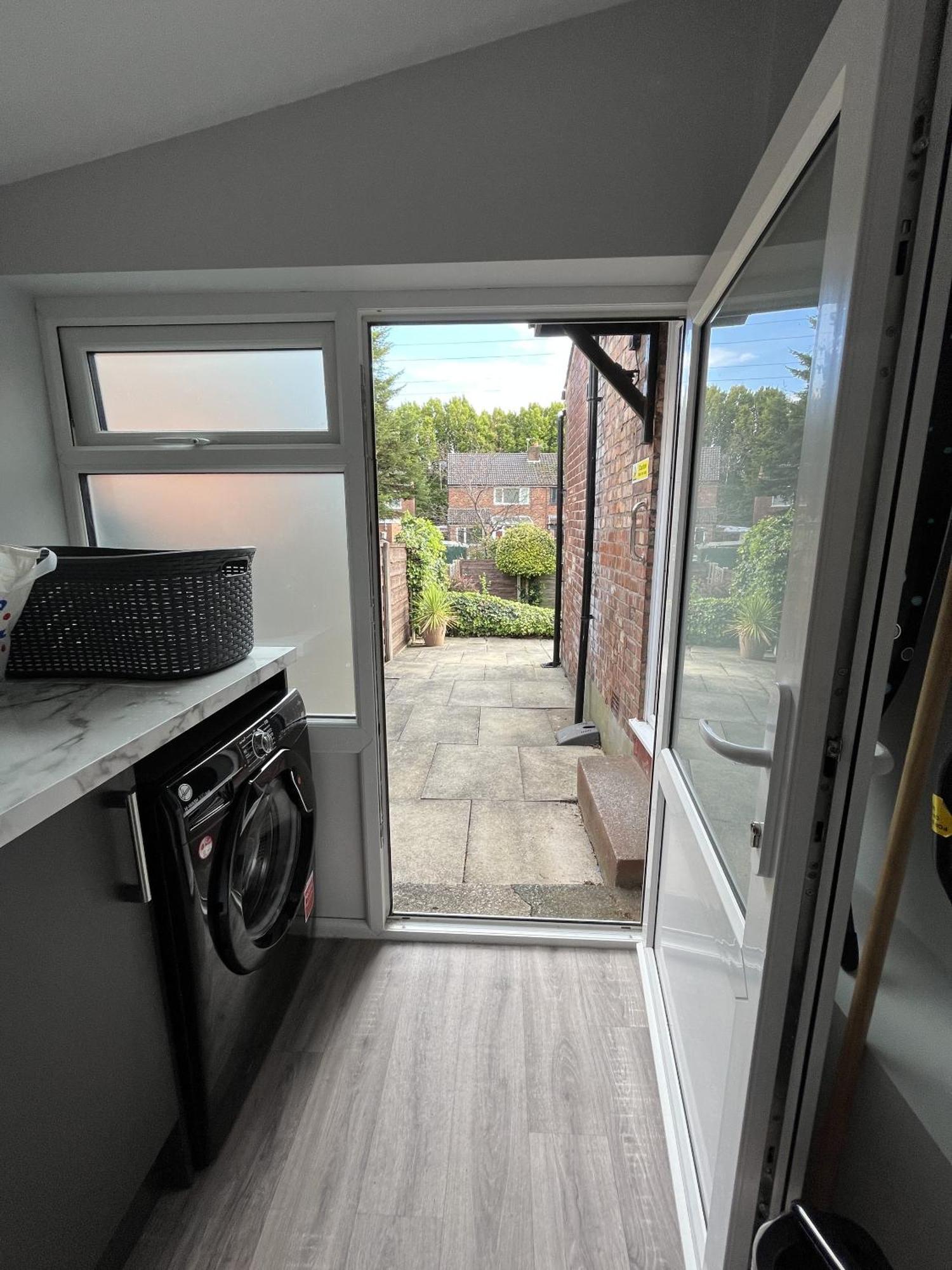 Modern 3-Bed Stay-Away-Home Sleeps 6 Nr Manchester Exterior photo