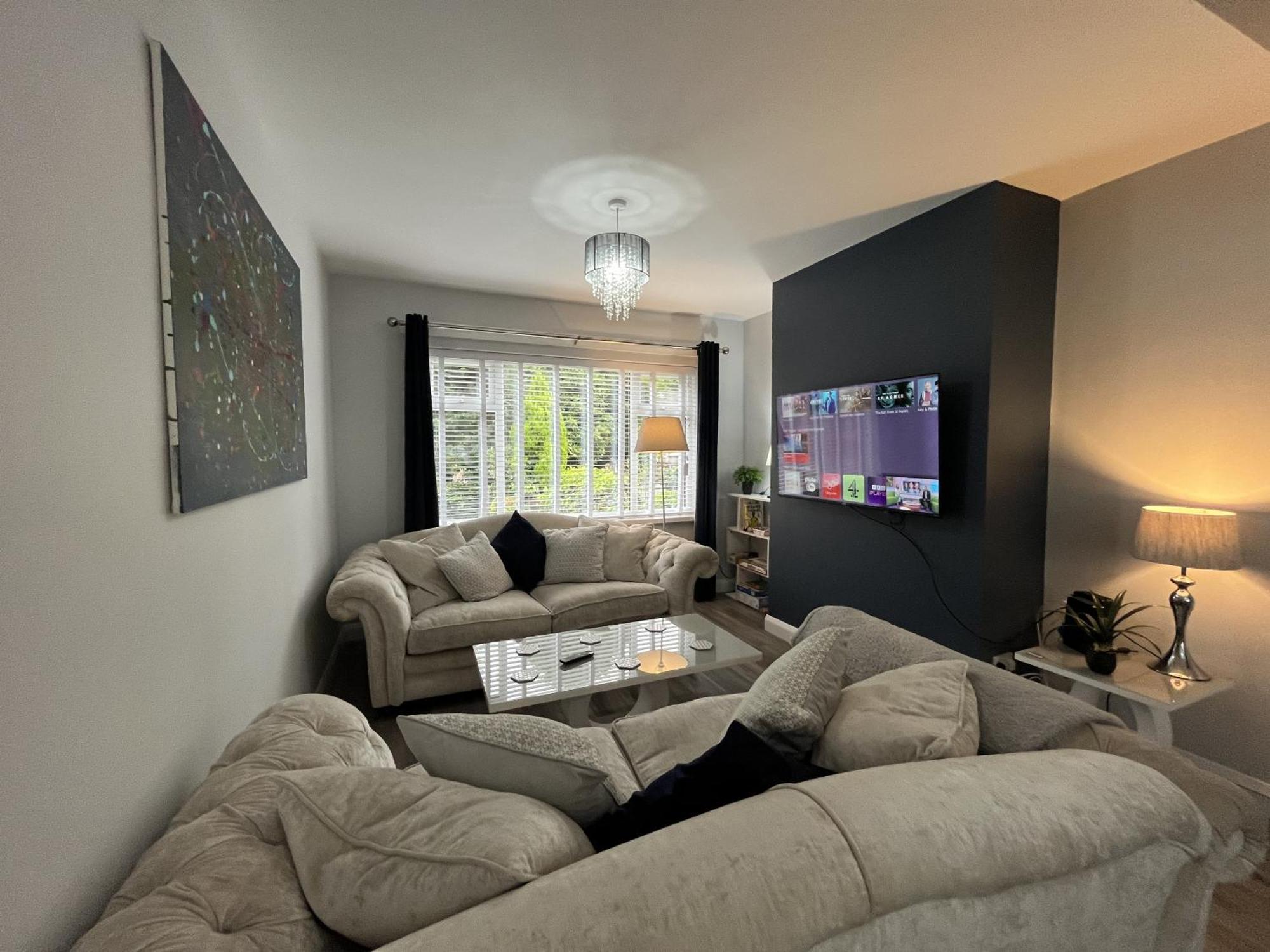 Modern 3-Bed Stay-Away-Home Sleeps 6 Nr Manchester Exterior photo