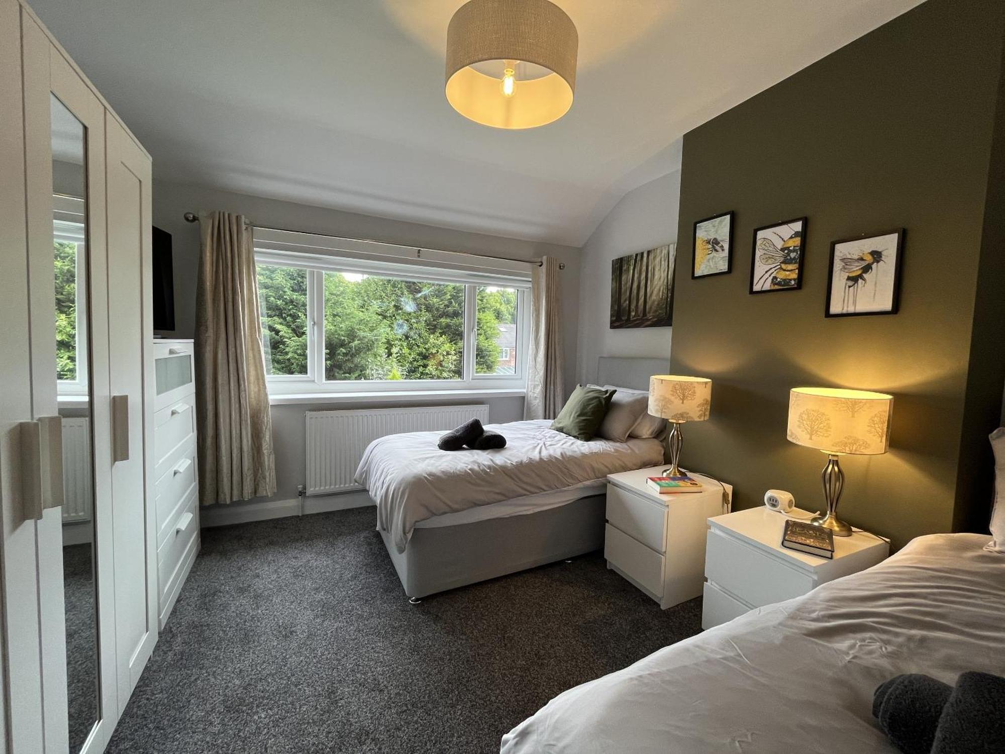 Modern 3-Bed Stay-Away-Home Sleeps 6 Nr Manchester Exterior photo
