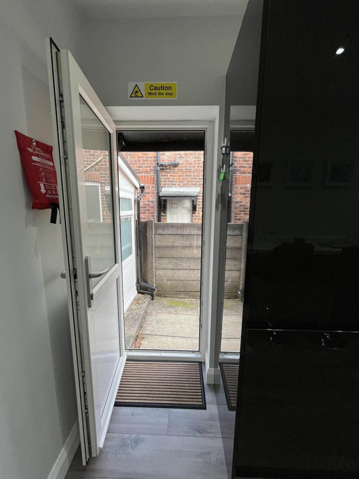 Modern 3-Bed Stay-Away-Home Sleeps 6 Nr Manchester Exterior photo